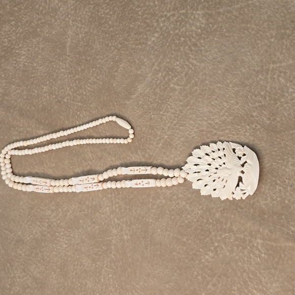 Vintage Carved Peacock Beaded Necklace - Picture 3 of 8